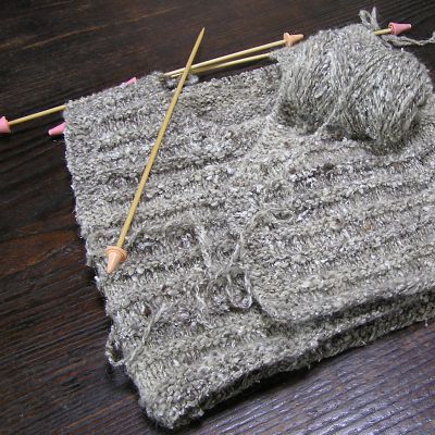 手紬の糸で編んだベスト