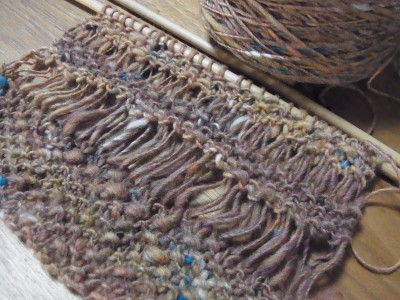 鹿の子編みとドライブ編みのマフラー