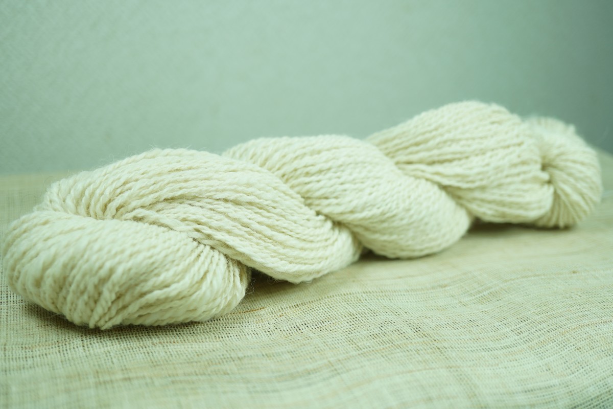 アルパカ100%双糸(手紡ぎ糸)オフホワイト